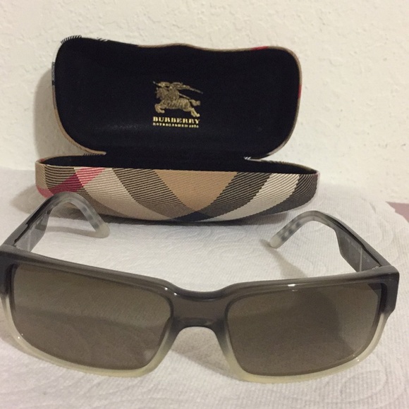 Burberry Accessories - BURBERRY sunglass